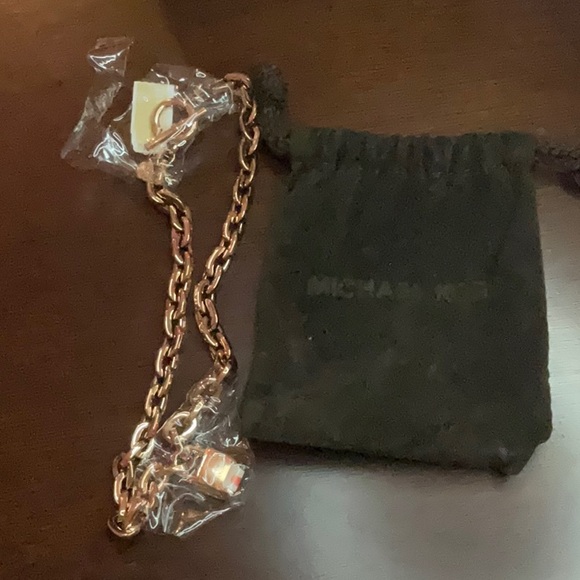 Rose Gold Michael Kors Lock and Chain Necklace, Make me an offer!!! - Picture 4 of 5